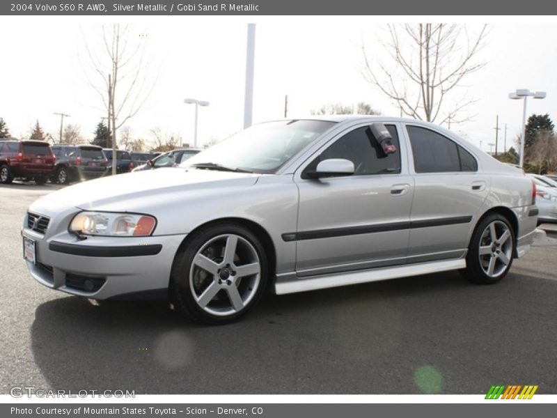 Front 3/4 View of 2004 S60 R AWD