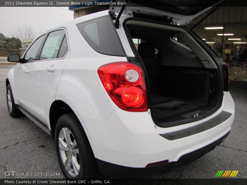 Summit White / Light Titanium/Jet Black 2011 Chevrolet Equinox LS