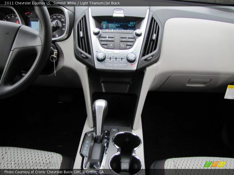 Summit White / Light Titanium/Jet Black 2011 Chevrolet Equinox LS
