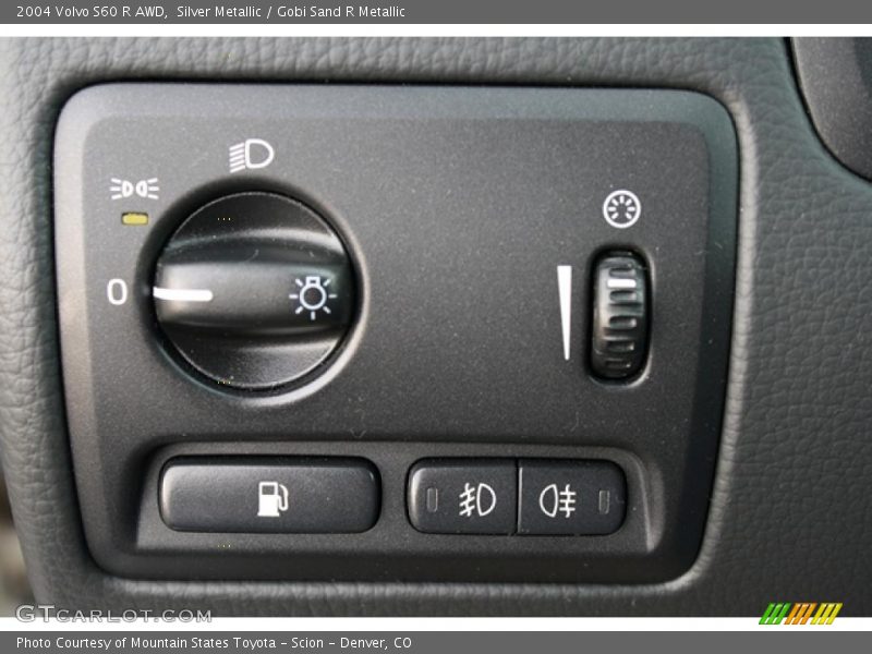 Controls of 2004 S60 R AWD
