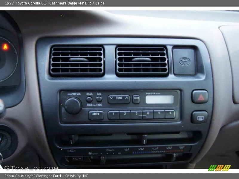 Controls of 1997 Corolla CE