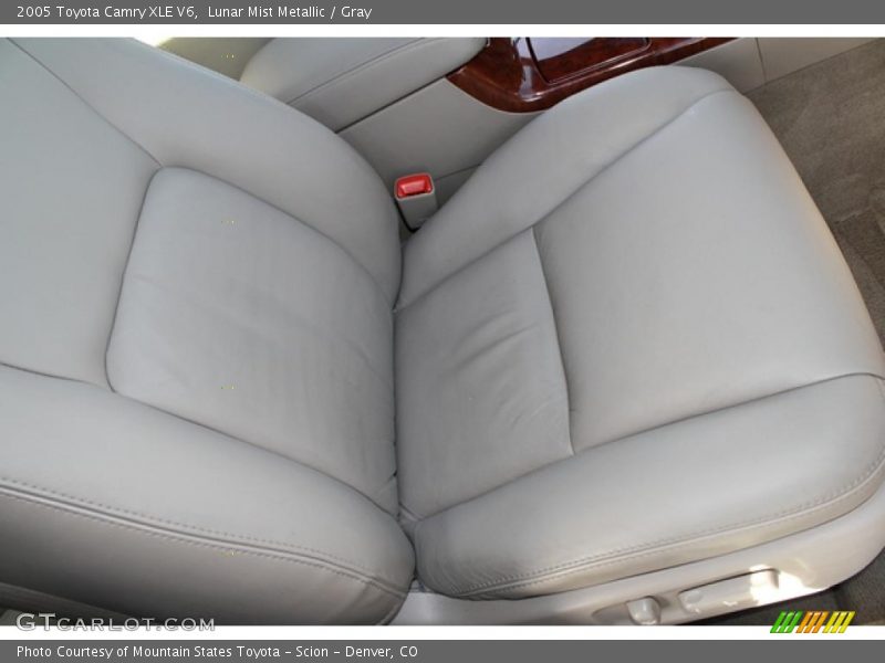 Lunar Mist Metallic / Gray 2005 Toyota Camry XLE V6