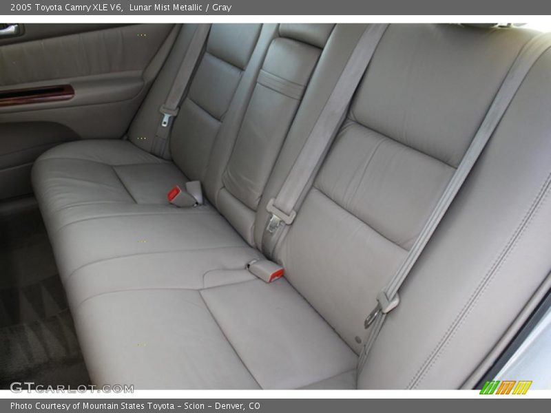 Lunar Mist Metallic / Gray 2005 Toyota Camry XLE V6