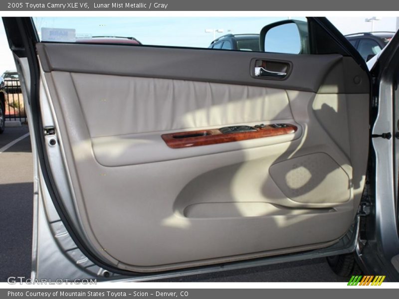 Lunar Mist Metallic / Gray 2005 Toyota Camry XLE V6