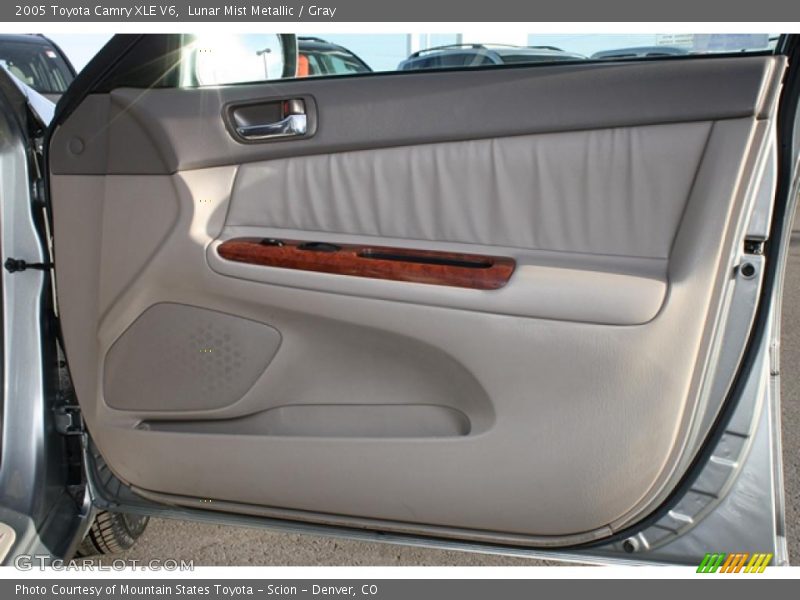 Lunar Mist Metallic / Gray 2005 Toyota Camry XLE V6