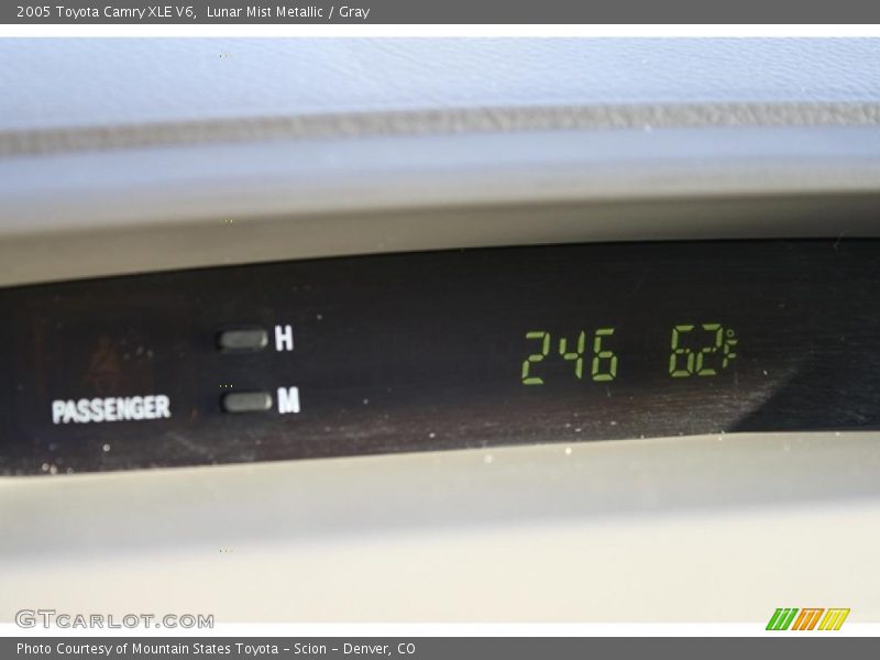 Lunar Mist Metallic / Gray 2005 Toyota Camry XLE V6