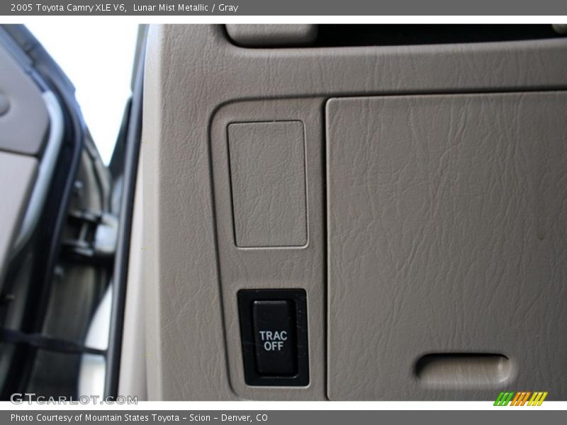 Lunar Mist Metallic / Gray 2005 Toyota Camry XLE V6