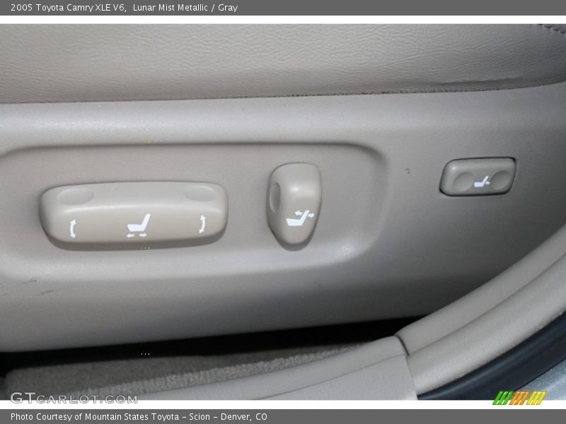 Lunar Mist Metallic / Gray 2005 Toyota Camry XLE V6