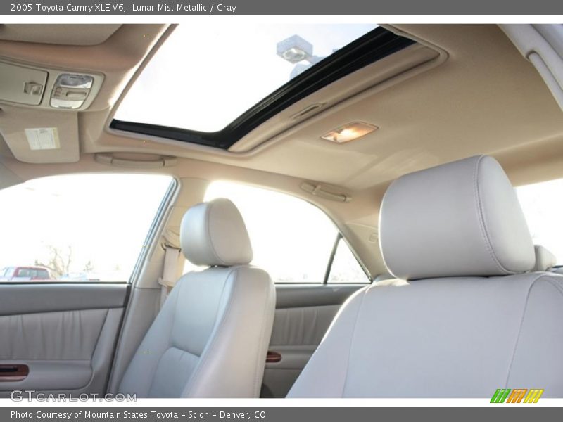 Lunar Mist Metallic / Gray 2005 Toyota Camry XLE V6