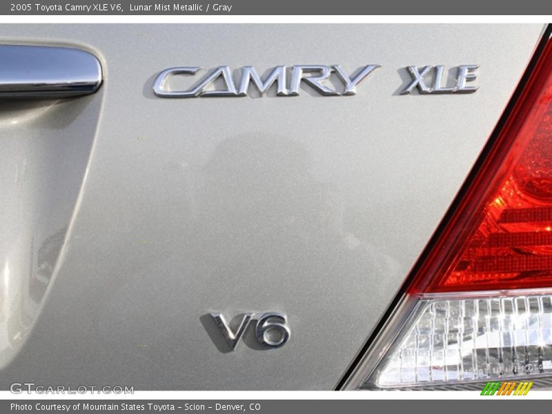 Lunar Mist Metallic / Gray 2005 Toyota Camry XLE V6