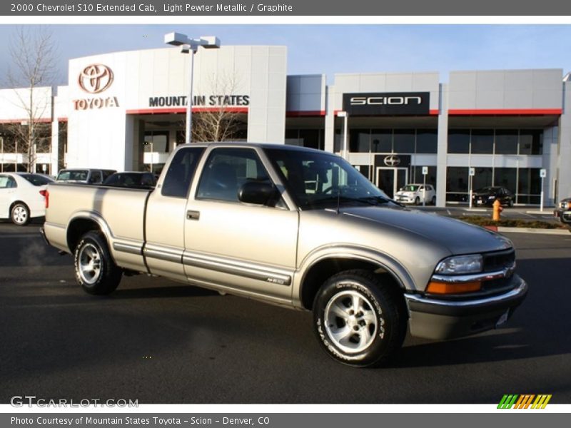 Light Pewter Metallic / Graphite 2000 Chevrolet S10 Extended Cab