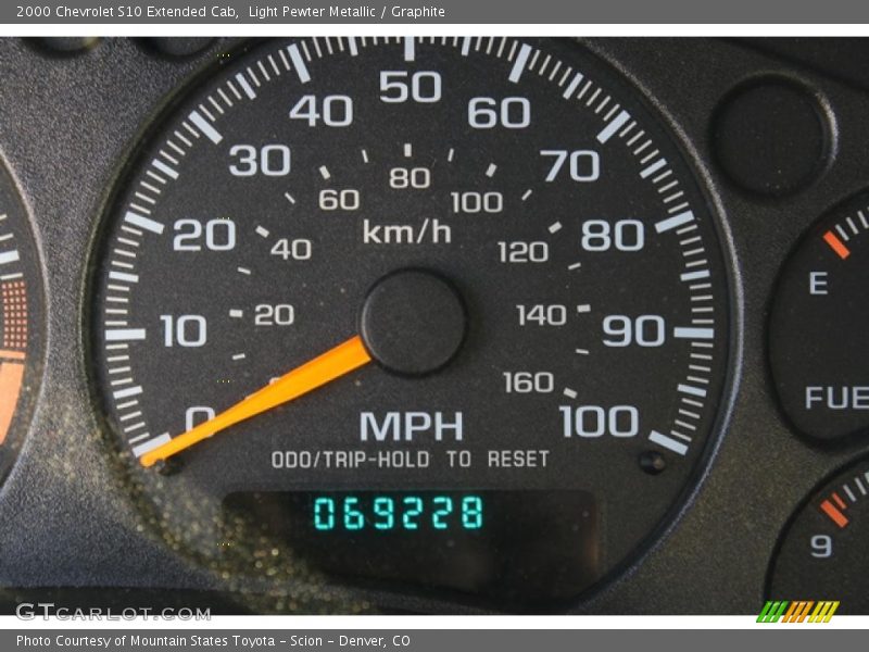 Light Pewter Metallic / Graphite 2000 Chevrolet S10 Extended Cab