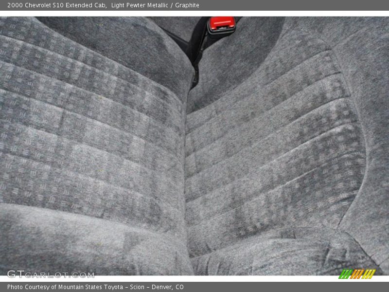 Light Pewter Metallic / Graphite 2000 Chevrolet S10 Extended Cab