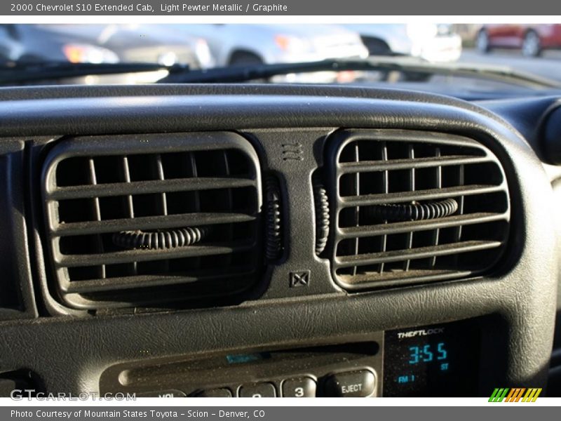 Light Pewter Metallic / Graphite 2000 Chevrolet S10 Extended Cab