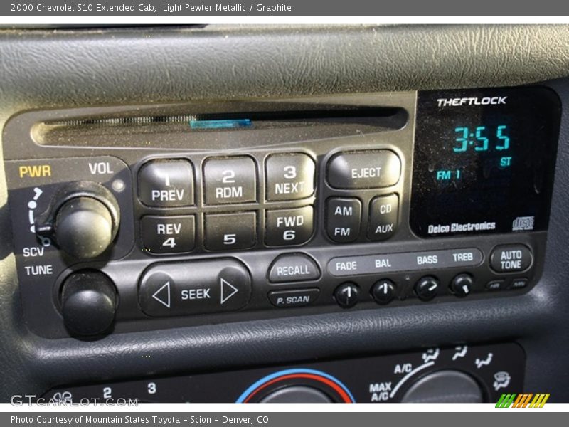 Light Pewter Metallic / Graphite 2000 Chevrolet S10 Extended Cab