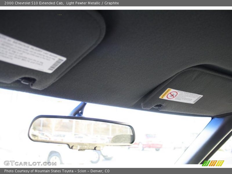 Light Pewter Metallic / Graphite 2000 Chevrolet S10 Extended Cab