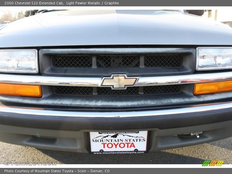 Light Pewter Metallic / Graphite 2000 Chevrolet S10 Extended Cab