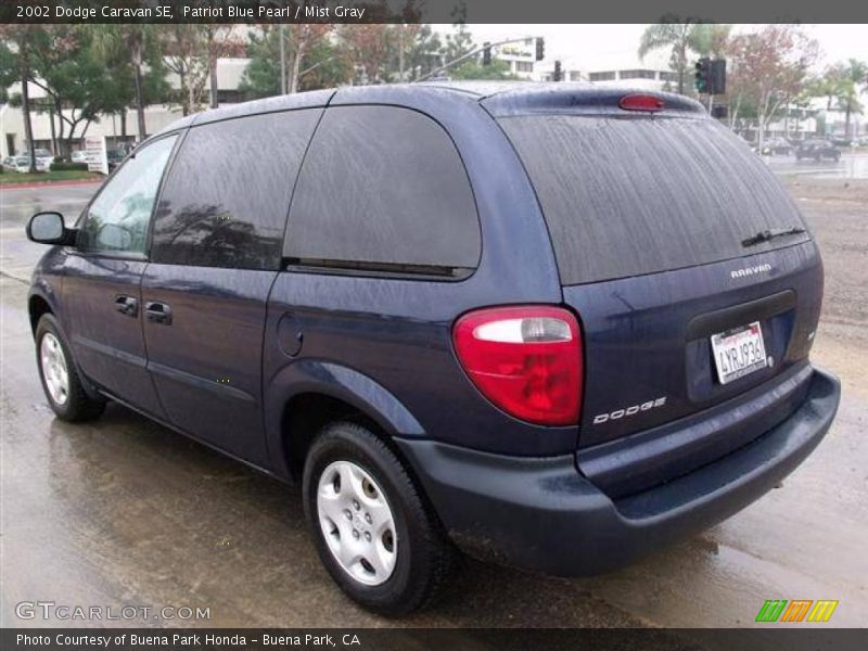 Patriot Blue Pearl / Mist Gray 2002 Dodge Caravan SE