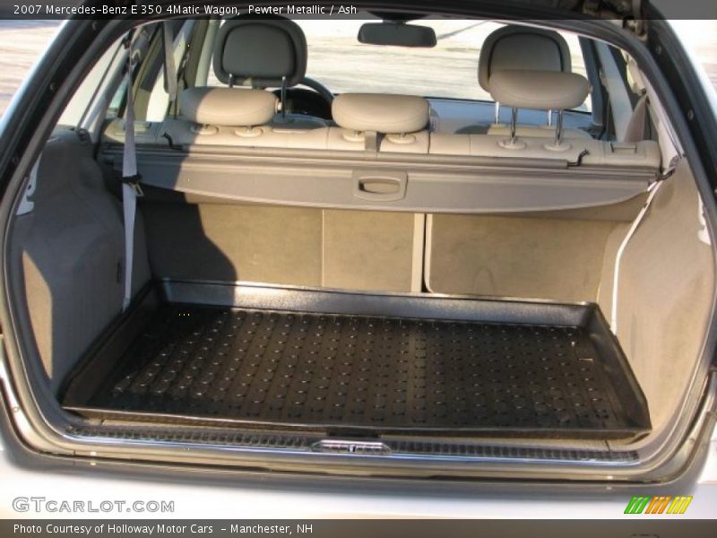  2007 E 350 4Matic Wagon Trunk