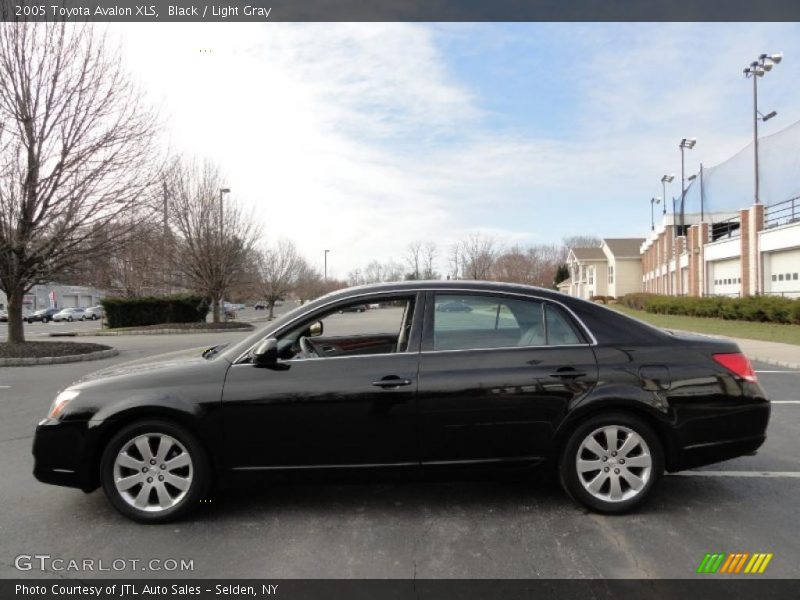 Black / Light Gray 2005 Toyota Avalon XLS