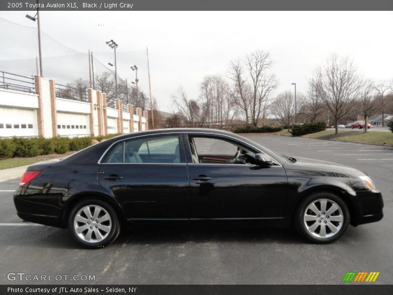 Black / Light Gray 2005 Toyota Avalon XLS