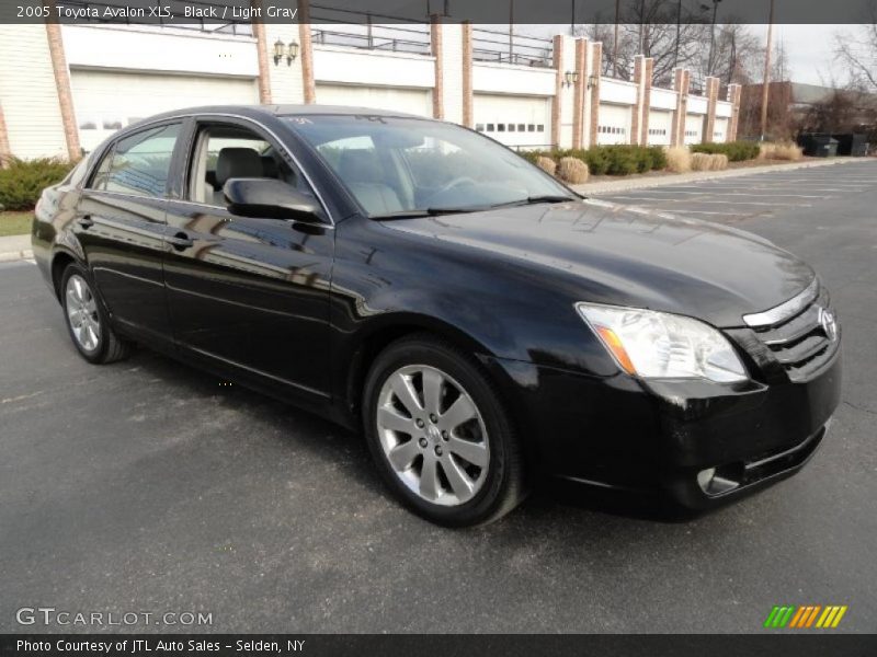 Black / Light Gray 2005 Toyota Avalon XLS