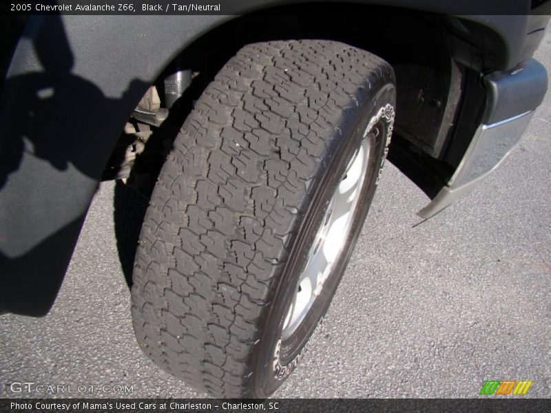 Black / Tan/Neutral 2005 Chevrolet Avalanche Z66