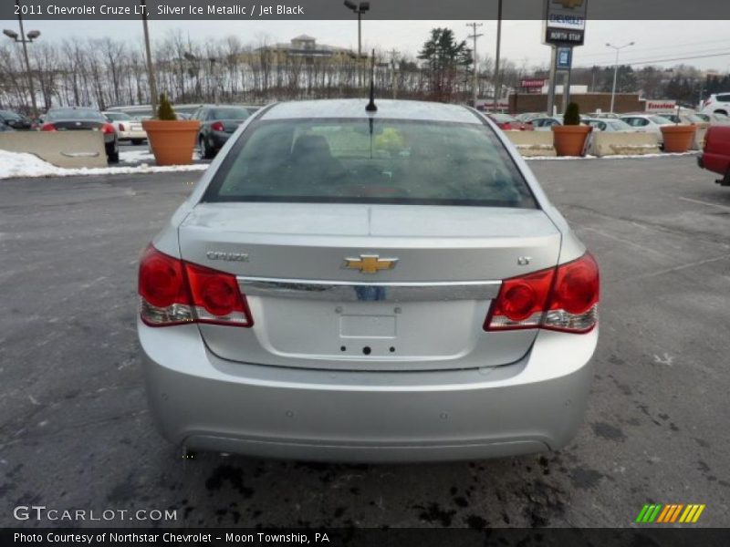 Silver Ice Metallic / Jet Black 2011 Chevrolet Cruze LT