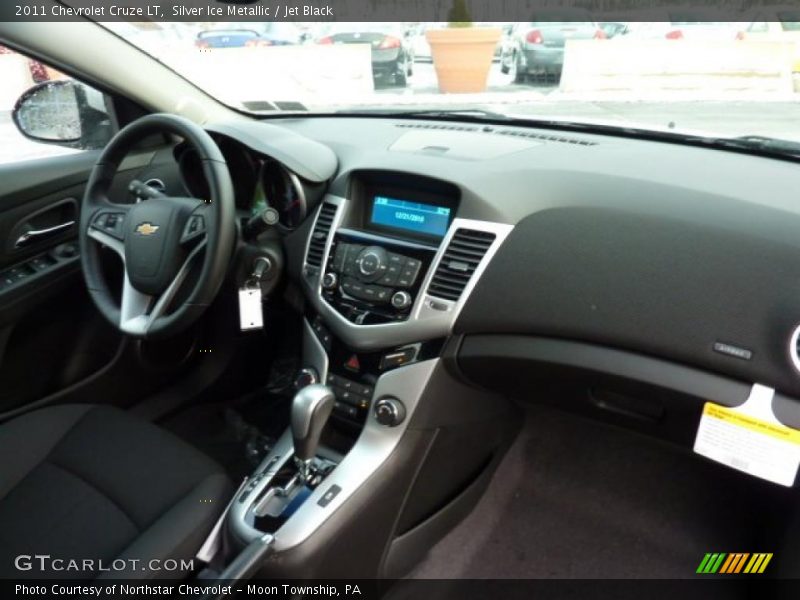 Silver Ice Metallic / Jet Black 2011 Chevrolet Cruze LT