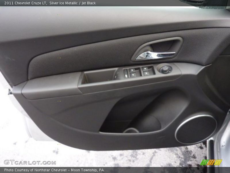 Silver Ice Metallic / Jet Black 2011 Chevrolet Cruze LT