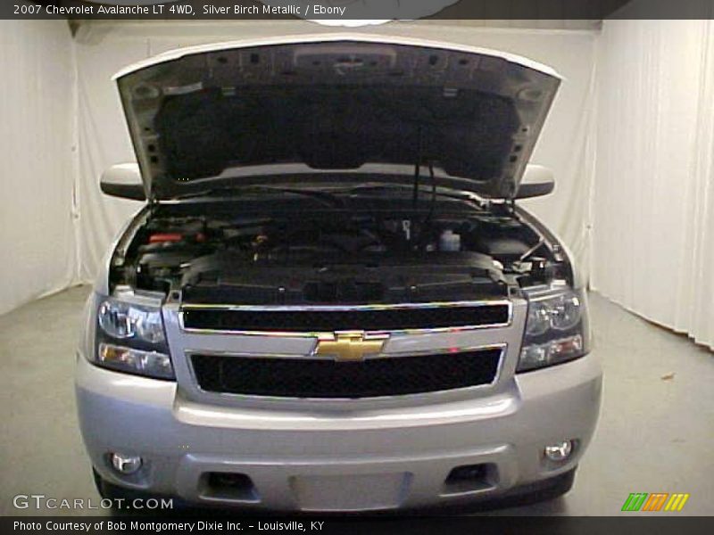 Silver Birch Metallic / Ebony 2007 Chevrolet Avalanche LT 4WD