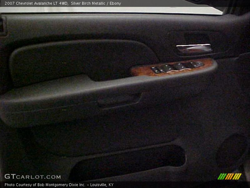Silver Birch Metallic / Ebony 2007 Chevrolet Avalanche LT 4WD