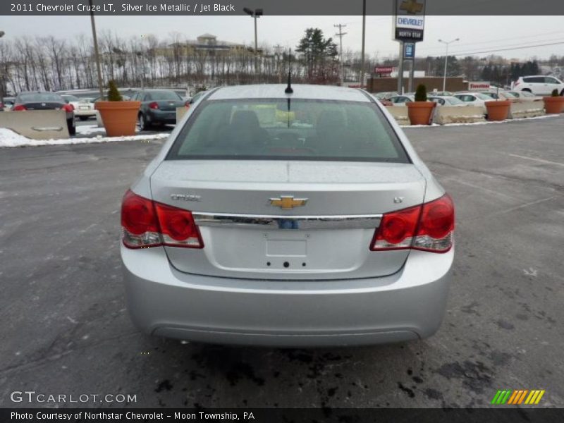 Silver Ice Metallic / Jet Black 2011 Chevrolet Cruze LT