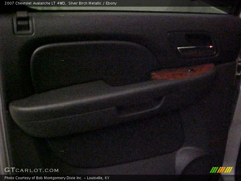 Silver Birch Metallic / Ebony 2007 Chevrolet Avalanche LT 4WD