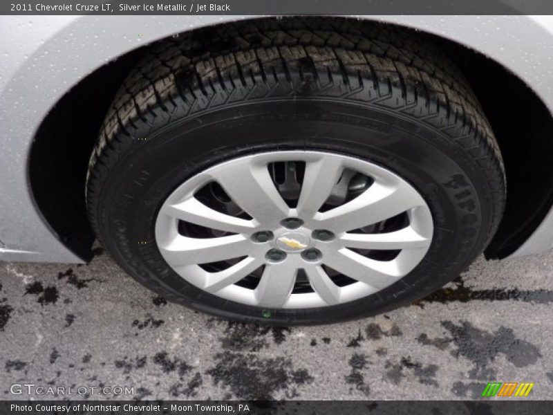 Silver Ice Metallic / Jet Black 2011 Chevrolet Cruze LT
