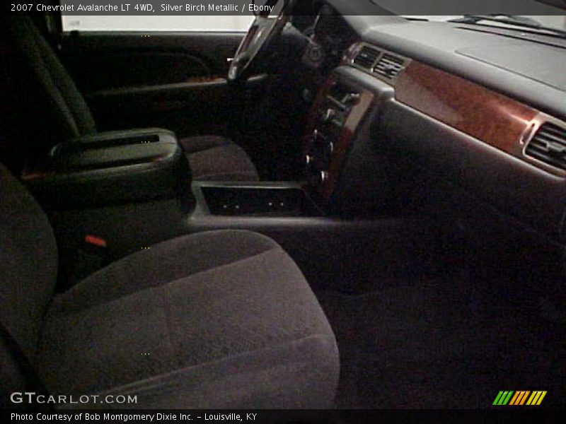 Silver Birch Metallic / Ebony 2007 Chevrolet Avalanche LT 4WD