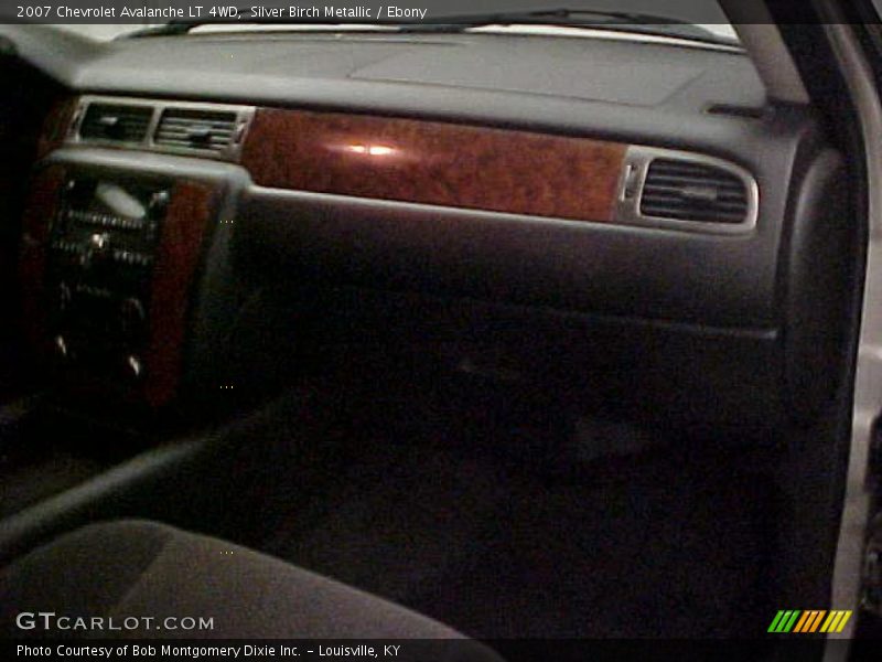 Silver Birch Metallic / Ebony 2007 Chevrolet Avalanche LT 4WD