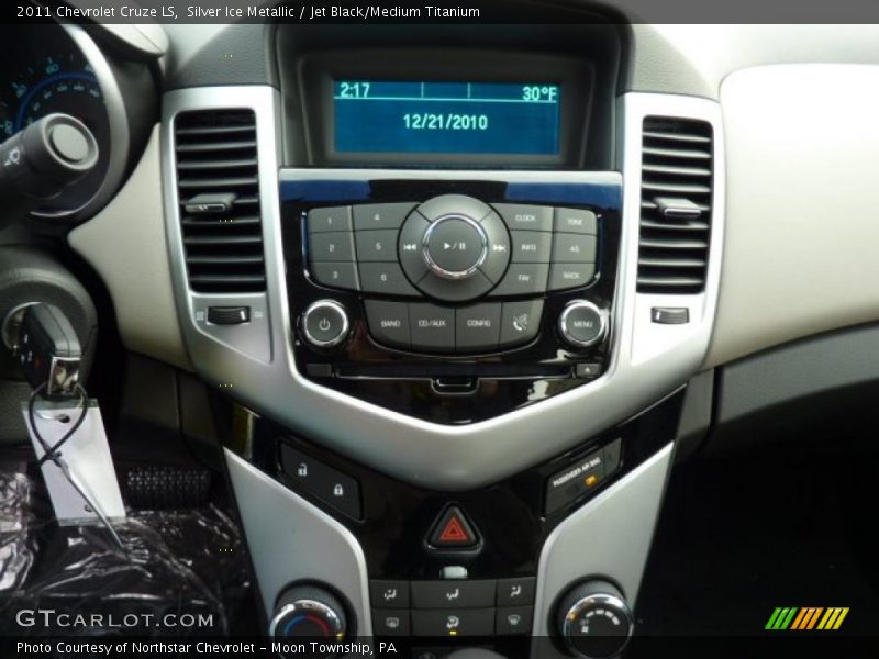 Silver Ice Metallic / Jet Black/Medium Titanium 2011 Chevrolet Cruze LS