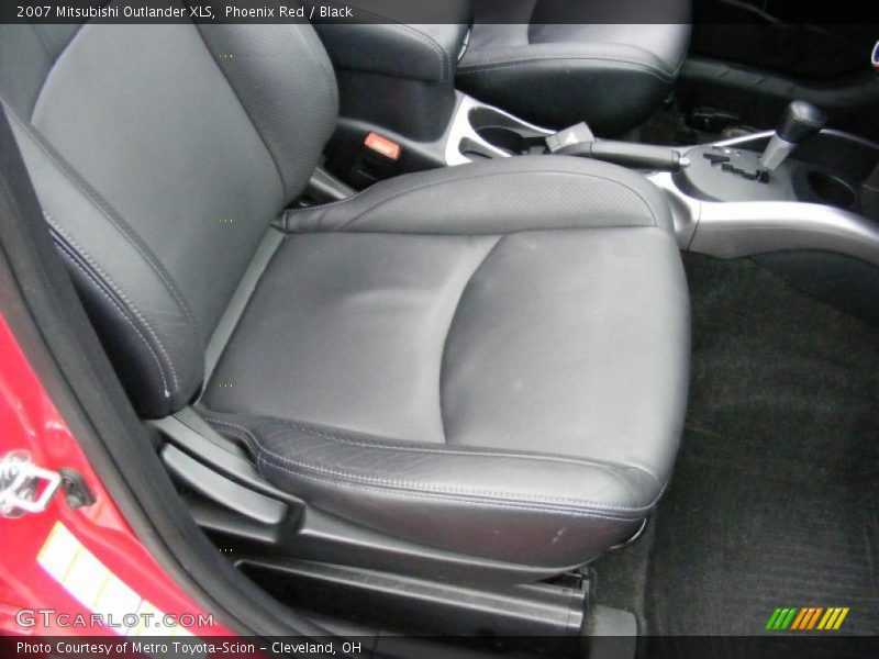 Phoenix Red / Black 2007 Mitsubishi Outlander XLS