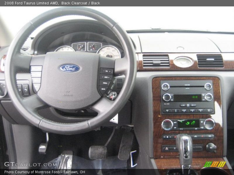 Dashboard of 2008 Taurus Limited AWD