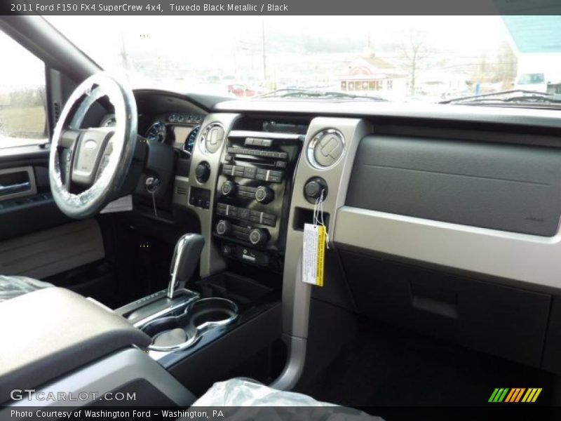 Tuxedo Black Metallic / Black 2011 Ford F150 FX4 SuperCrew 4x4