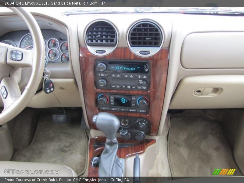 Sand Beige Metallic / Light Tan 2004 GMC Envoy XL SLT