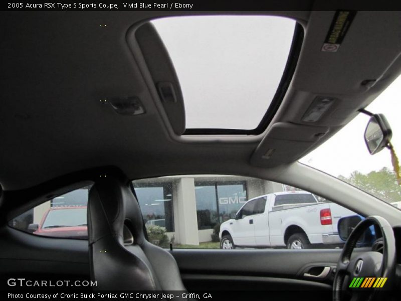 Sunroof of 2005 RSX Type S Sports Coupe