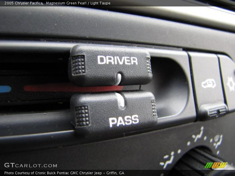 Magnesium Green Pearl / Light Taupe 2005 Chrysler Pacifica