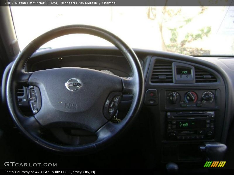 Bronzed Gray Metallic / Charcoal 2002 Nissan Pathfinder SE 4x4
