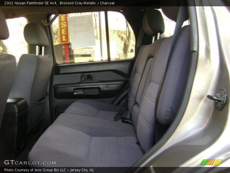 Bronzed Gray Metallic / Charcoal 2002 Nissan Pathfinder SE 4x4