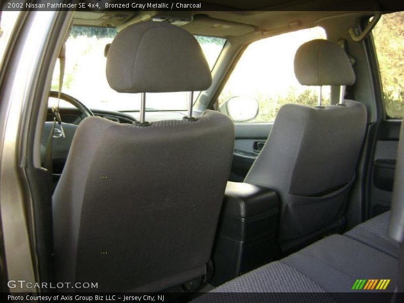 Bronzed Gray Metallic / Charcoal 2002 Nissan Pathfinder SE 4x4