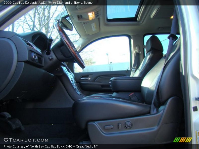 White Diamond / Ebony/Ebony 2009 Cadillac Escalade AWD