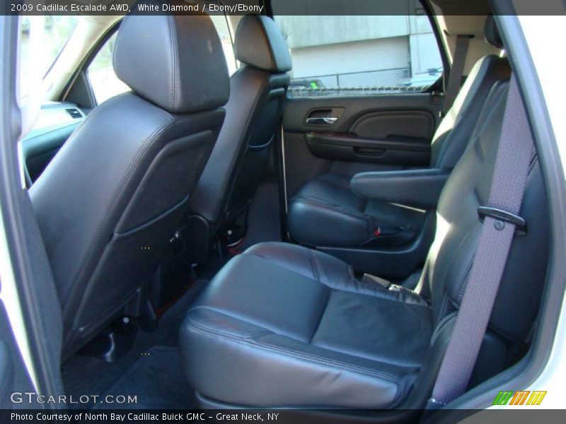 White Diamond / Ebony/Ebony 2009 Cadillac Escalade AWD