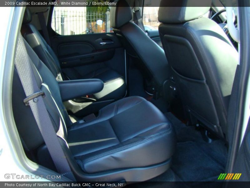 White Diamond / Ebony/Ebony 2009 Cadillac Escalade AWD